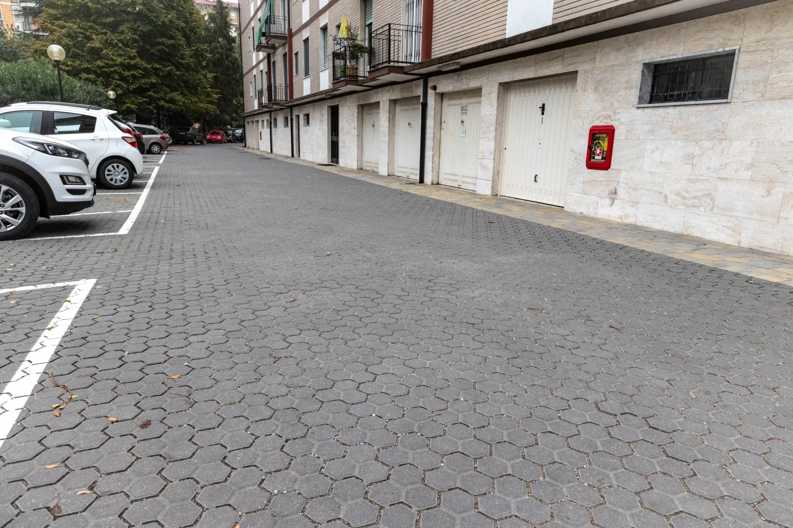 CONDOMINIO MILANO CAIAZZO MG 2051