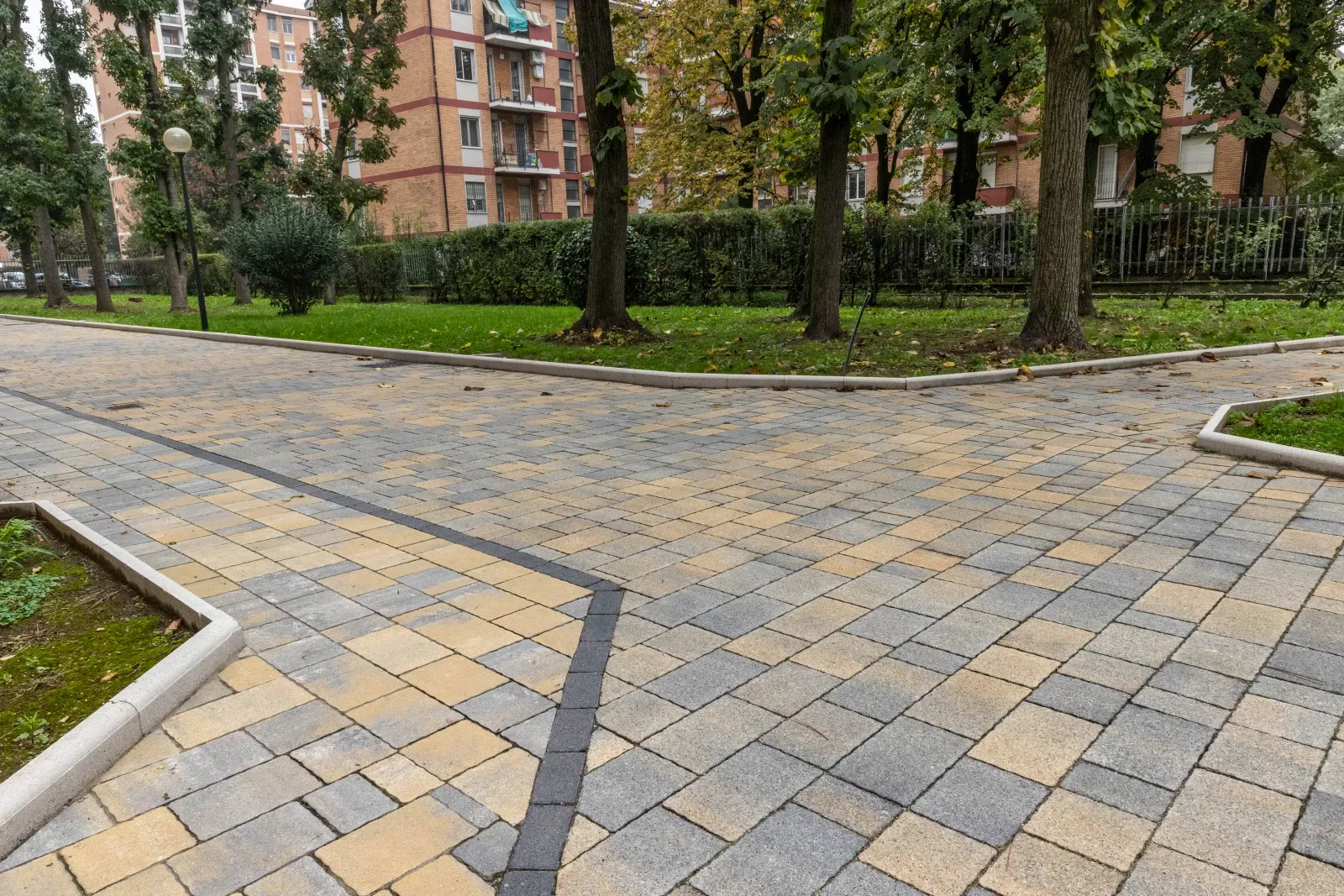 CONDOMINIO MILANO CAIAZZO MG 2079