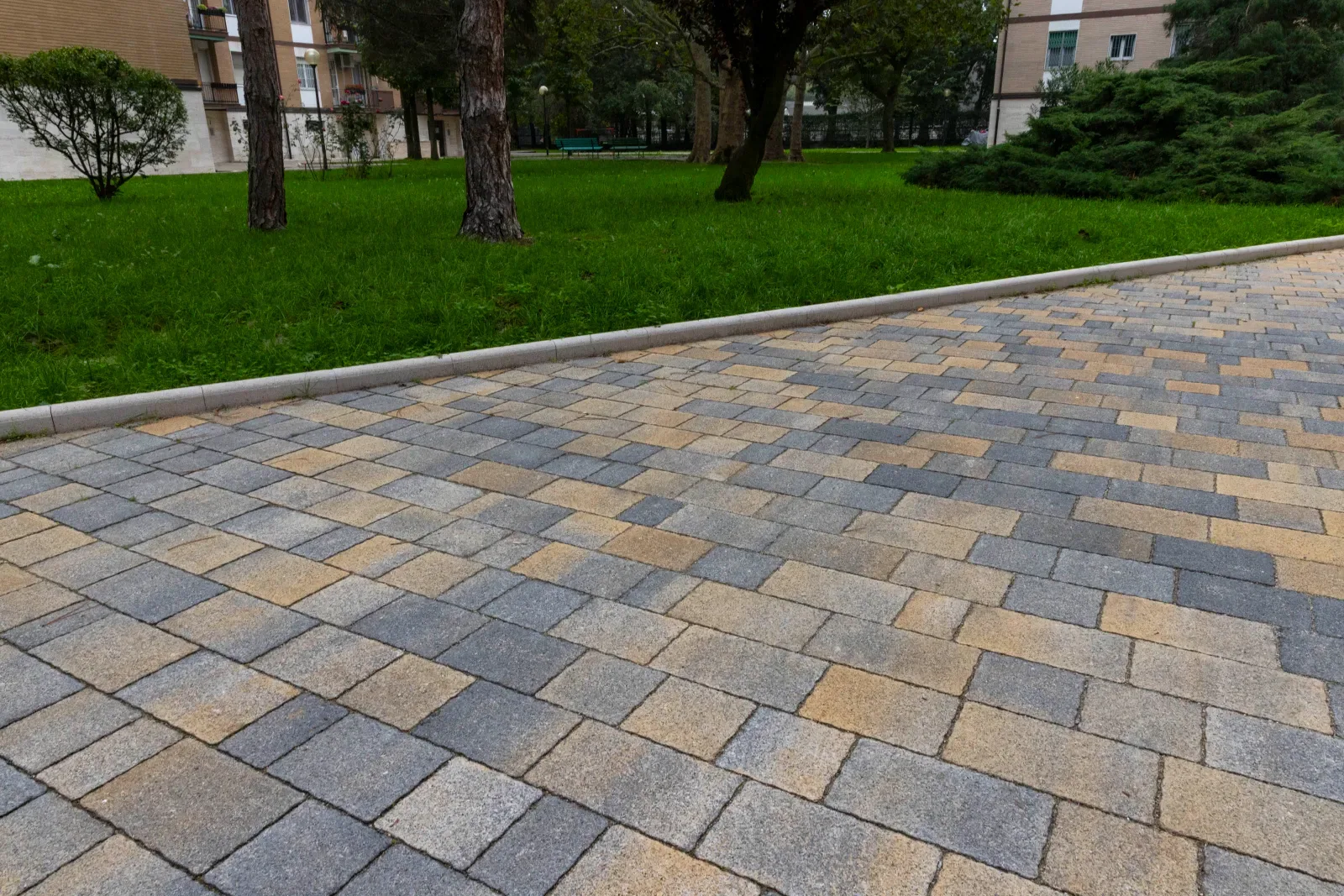 CONDOMINIO MILANO CAIAZZO MG 2083