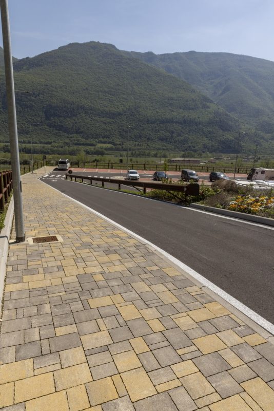 Via Postumia | Finitura Adige colore luserna