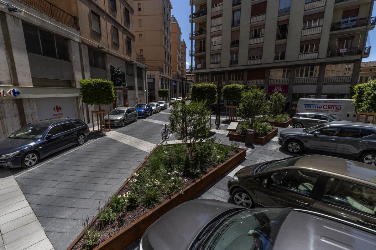 Granitblock | Finitura Adige Gold colore Trachite Nera