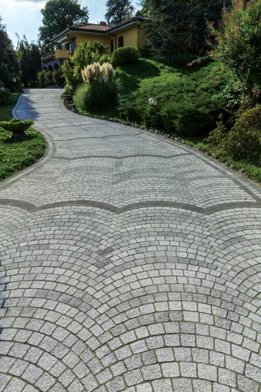 Via del Centro | Finitura Pietra colore granito grigio gold