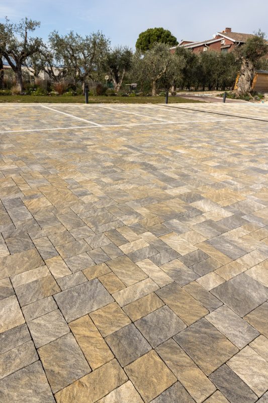 Via Iulia | Finitura Adige colore luserna