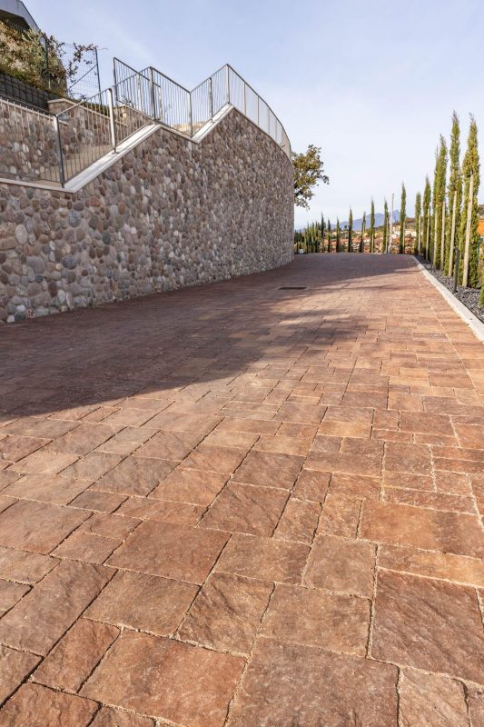 Via Iulia | Finitura gransasso colore tirolo Gold