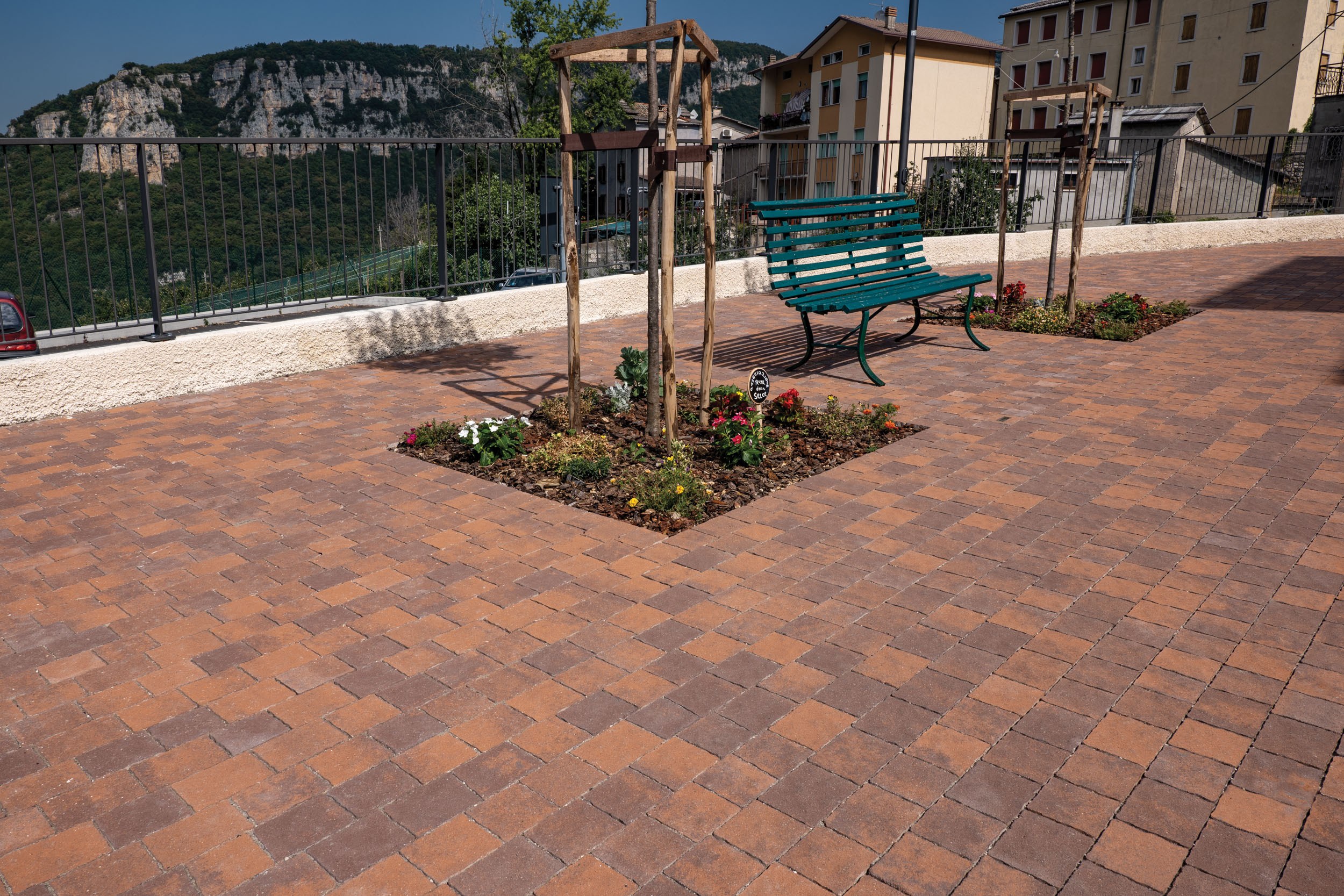 Cangrande | Finitura Adige color fiammato